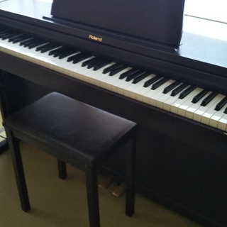 ローランド 電子ピアノ 椅子付 2008年製2008年製RP101-MH