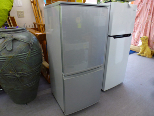 シャープ　ノンフロン冷凍冷蔵庫 　SJ-D14A-W       2015年製