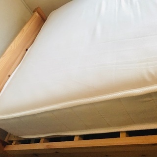 シングルベッド　木製　マットレス付き