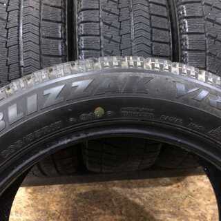 BS BLIZZAK VRX 205/55R17 17インチ スタッドレス 4本 バリ溝 ステップワゴン ストリーム BMW 2シリーズ等　(VTC153) クレジットカード QR決済可能