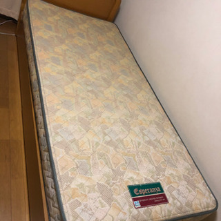 シングルベッド+マットレス(大きめサイズ)