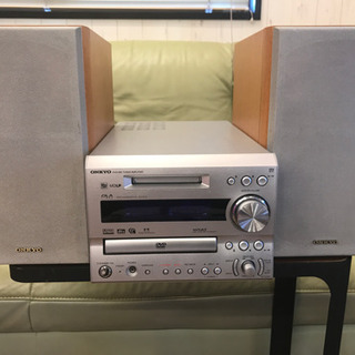 ONKYO DVD/MD TUNER AMPLIFIER