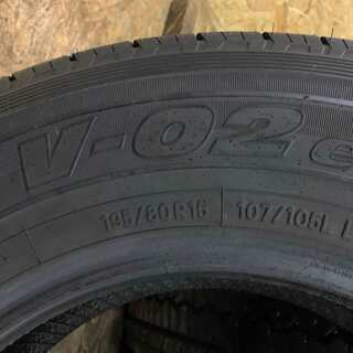 TOYO V-02e 195/80R15 107/105L LT 15インチ 夏タイヤ 4本 2017年製 バリ溝 ハイエース キャラバン等 (VTO111) クレジットカード QR決済可能