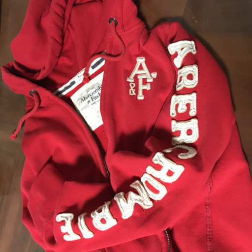 アバクロンビー フィッチ メンズジップアップパーカー着た感じl はなちゃん 青山のパーカーの中古 古着あげます 譲ります ジモティーで不用品の処分
