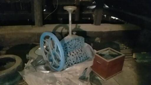 昔の手動氷削機