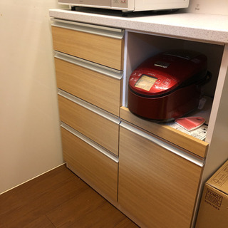 ニトリ　キッチンボード　耐震棒付き