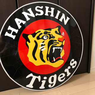 タイル職人手作り　阪神タイガースのタイル　机にもできる