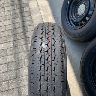 ハイエース、純正品タイヤホイール付4本セット、未使用、195/80R15