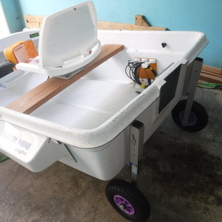 2馬力エンジン(免許不要)2人乗りボート、魚群探知機