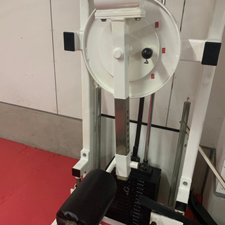 筋トレマシーン トータルヒップ CYBEX