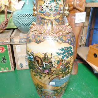 【店舗同時販売中】高さ91㎝　薩摩焼　耳付金襴飾り壺