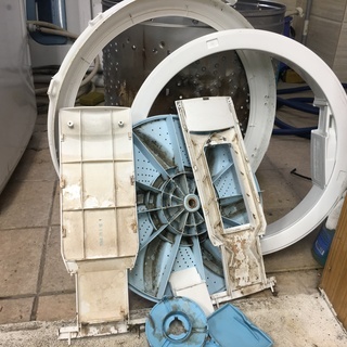 東芝5.0K洗濯機 2016年製！！！ トツプカバー 洗濯フタ新品交換 分解