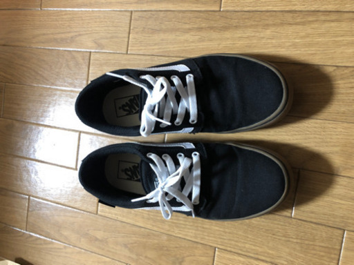 バンズスニーカー