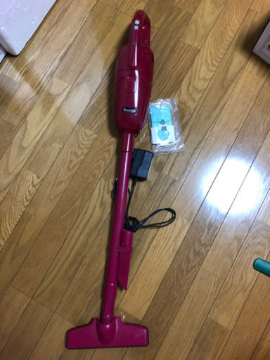 マキタ　コードレス掃除機　赤