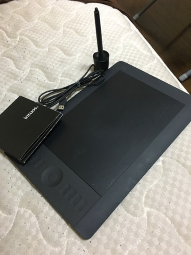【良質】Wacom ペンタブレット intuos5（PTK-650/K） Mサイズを格安で譲ります！