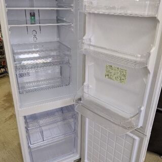 0326-01 2018年製 SHARP 271L 冷蔵庫 プラズマクラスター 福岡城