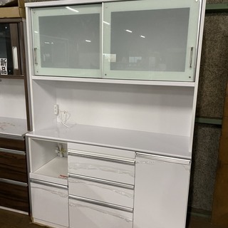 展示現品　食器棚　ホワイト色　人気の商品99800円ヲ39800円で販売します！ちょっと訳あります。