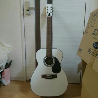 可愛い白色のギター♡