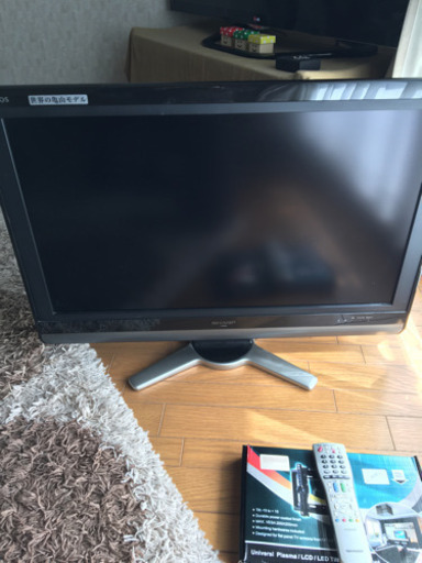 シャープ液晶テレビ　32型　AQUOS  稼働確認済　壁掛けパーツ付