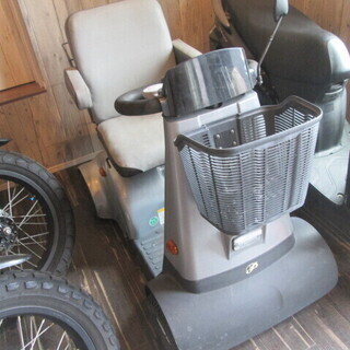 LOUIS VUITTON  ロックミー　エヴァBB-電動車椅子　セニアカー　シルバーカー　動作確認済み！フクシン