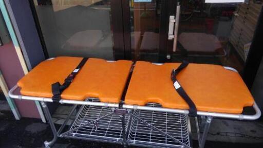 中古　折りたたみストレッチャー　介護タクシー　介助