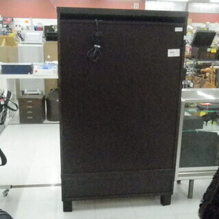 コレクションボード 背面ミラー付き 幅89×奥32×高151.5㎝ 棚５段 引き出し付き ライト付き 苫小牧西店