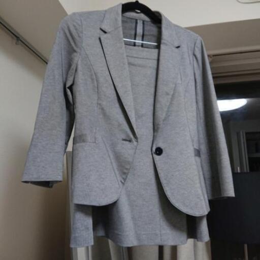 予約済 背抜き春夏グレースーツ スカート Sサイズ Pon 板橋区役所前のスーツ レディース の中古 古着あげます 譲ります ジモティーで不用品の処分