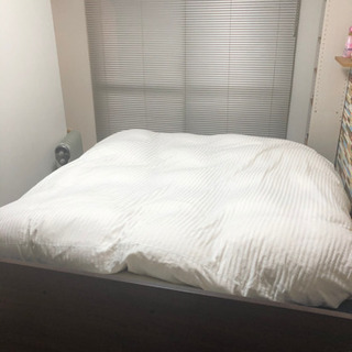 IKEA クイーンサイズ　ベッド