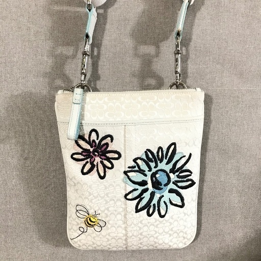 COACH コーチ 白ミニシグネチャー 斜めがけクロスボディショルダーポーチ