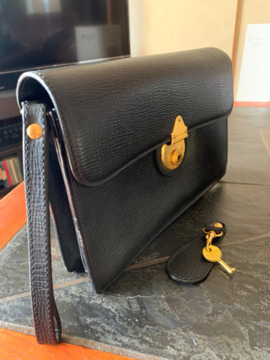 ★【中古品】高級ブランド Burberry (バーバリー)クラッチバッグ‼️
