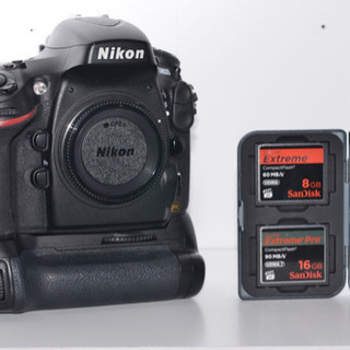 Nikon D800・CFカード・バッテリーグリップ  早い者勝ち！