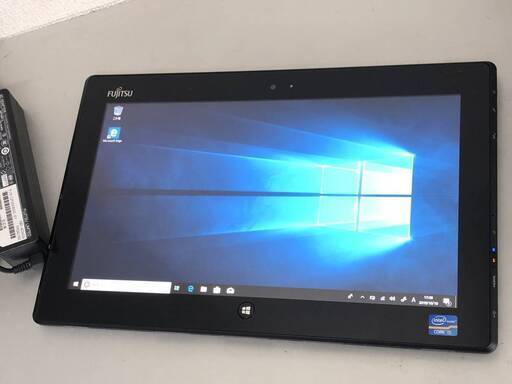 ★★富士通  Q702/F　((Core i5+4GBで８５０ｇ))    １１インチタブレット　SSD128GBでサクサク動きます　Windows10 ★★