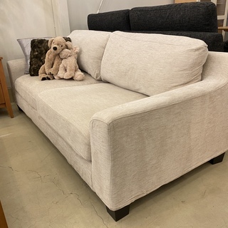 ✴️タイムセールお値下げ✴️2人掛けソファ　オフホワイト ✴️タイムセールお値下げ✴️2人掛けソファ オフホワイト