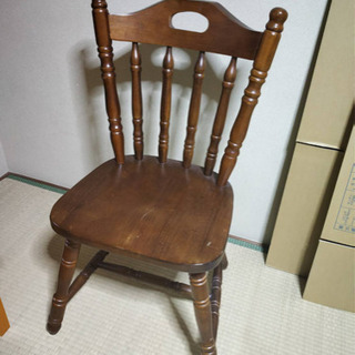 木製椅子一脚