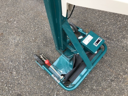 アテックス L303-MF 米袋リフタ バッテリー無し 簡易動作済み アテックス L303-MF 米袋リフタ バッテリー無し 簡易動作済み