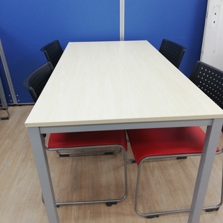 オフィス用ミーティングテーブル、椅子