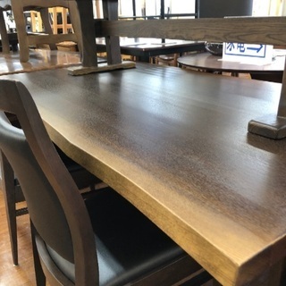 雰囲気あるベンチ付きダイニングテーブル4点セット！