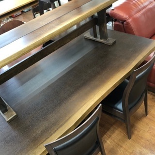 雰囲気あるベンチ付きダイニングテーブル4点セット！