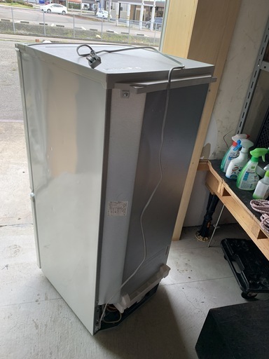 一人暮らしに最適！美品 高年式 シャープ 2ドア冷凍冷蔵庫 SJ-D14C-W 137L 2017年製 ホワイト 単身用 中古品 C