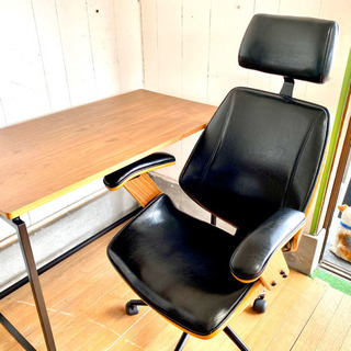 【商談中】木目調の椅子とテーブルセット