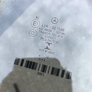 Gクラス　フロントドアガラス　左右