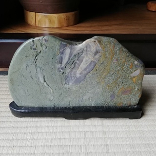 緑泥石片岩　石英　飾り石