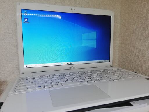 ノートパソコン LIFEBOOK AH53/M FMVA53MW