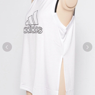 MOUSSY×adidasのタンクトップ