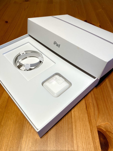 美品】Apple iPad wifiモデル 32GB 第5世代 【おまけ付】 | www