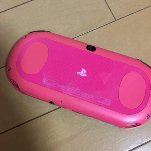 【割引き中‼︎】PlayStation Vita Wi-Fiモデル ピンク/ブラック (PCH-2000ZA15)【メーカー生産終了】