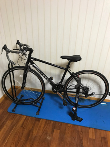 自転車ロードバイク　☆空気入れ・ライト・自転車立て付き☆