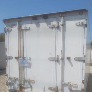 貴重なワイド幅】断熱材入り 保冷 コンテナ 新品の鍵付き 約605cm×幅