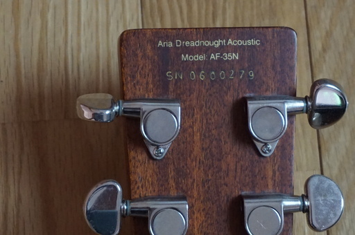 アコースティックギター（Aria Dreadnought AF-35 N)