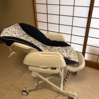 美品！コンビ　ハイローチェア　テーブル付